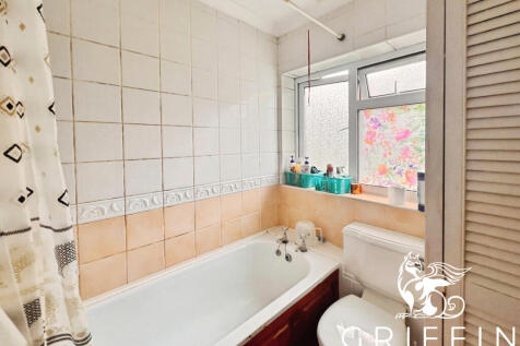 2fd3c053bathroom