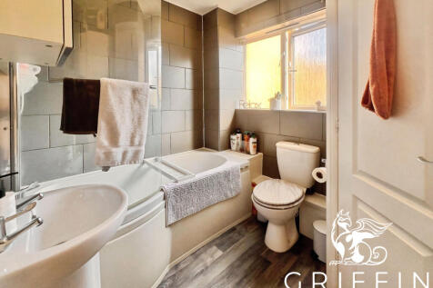 e83c25bbbathroom