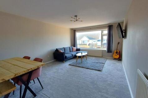 West Facing Lounge