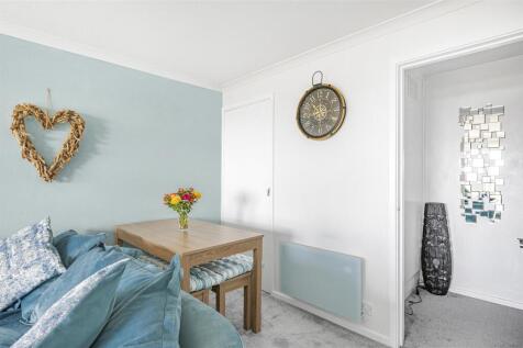 Lounge / Dining Room