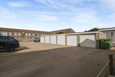 Garages / Parking