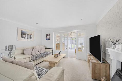 Lounge / Dining Room