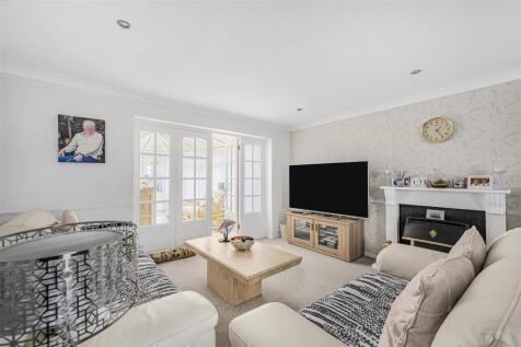 Lounge / Dining Room