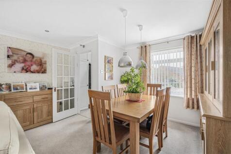 Lounge / Dining Room