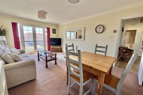 Lounge / Dining Room