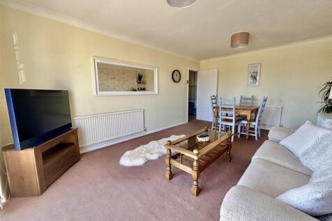 Lounge / Dining Room