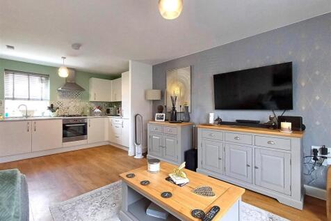 Open Plan Lounge/Kitchen