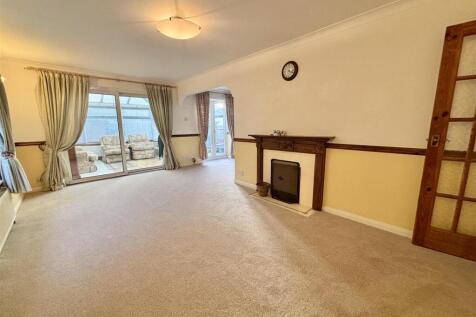 Lounge / Dining Room