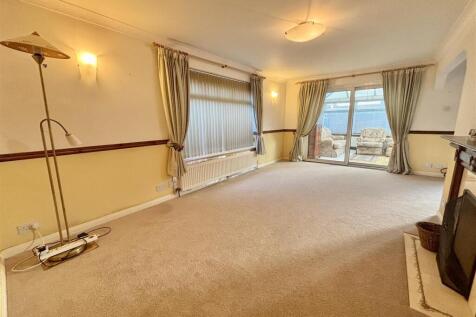 Lounge / Dining Room