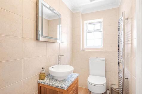En-Suite Bathroom
