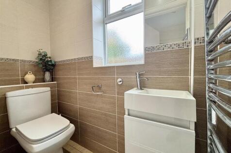 Cloakroom/WC