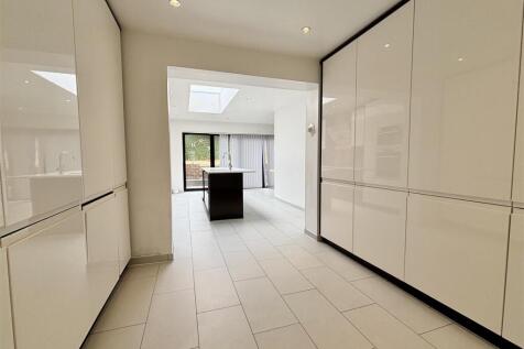 Access to Kitchen