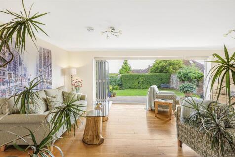 Lounge Outlook