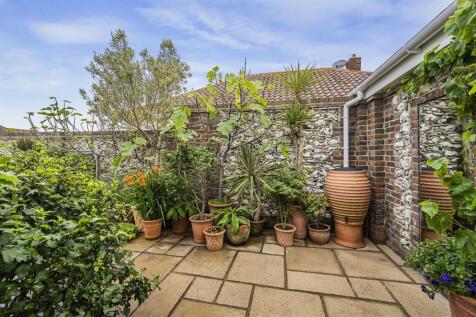 Garden Side Area