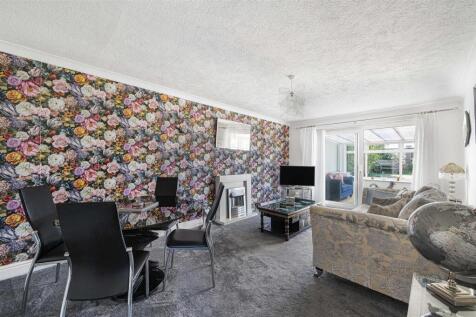 Lounge / Dining Room