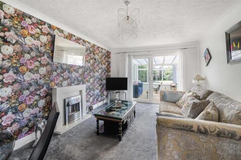 Lounge/ Dining Room