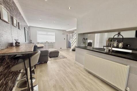 Lounge / Dining Room