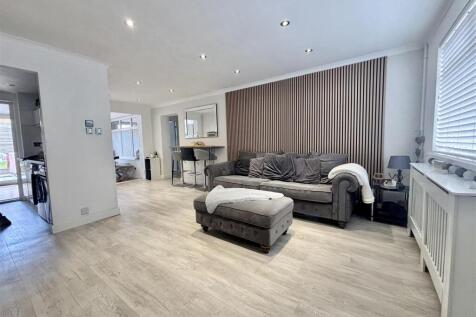 Lounge / Dining Room