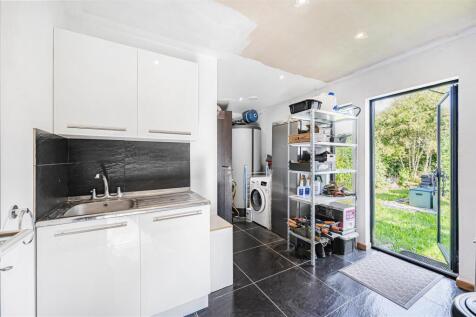 Pantry to Utility