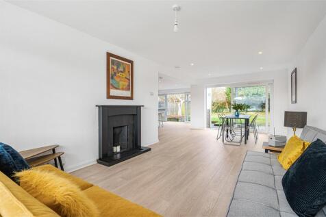 Lounge / Dining Room