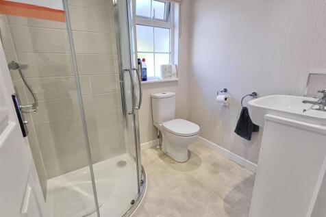 En-Suite Shower Room/WC