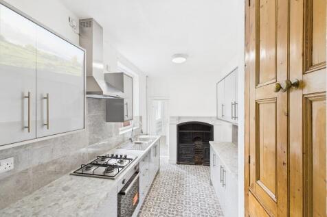 CAM04578G0-PR0025...