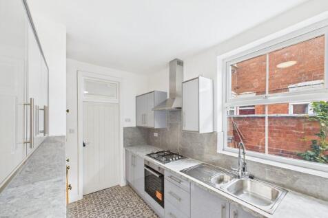 CAM04578G0-PR0025...