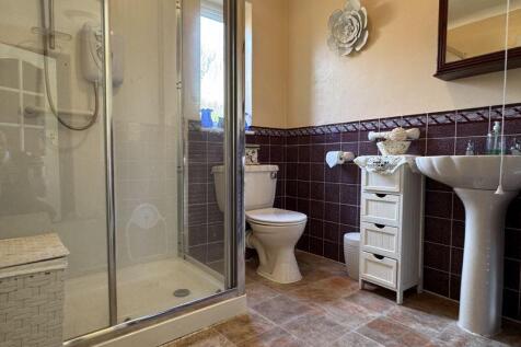 Annex Shower Room