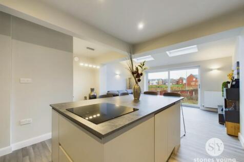 Kitchen/Living Area