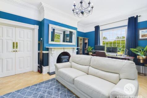 Reception Room/Bedroom