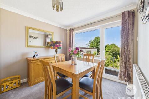 Lounge / Dining Room