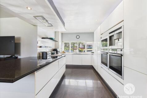 Kitchen / Snug