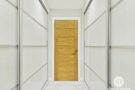 Walk in wardrobe