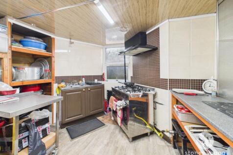 Second Kitchen/Cellar