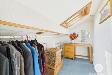 Walk in wardrobe