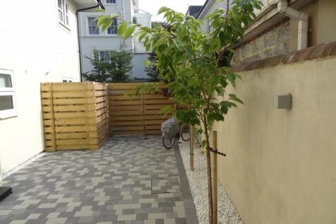 Private entrance way