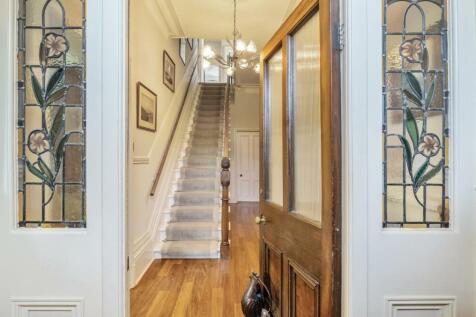 ENTRANCE VESTIBULE
