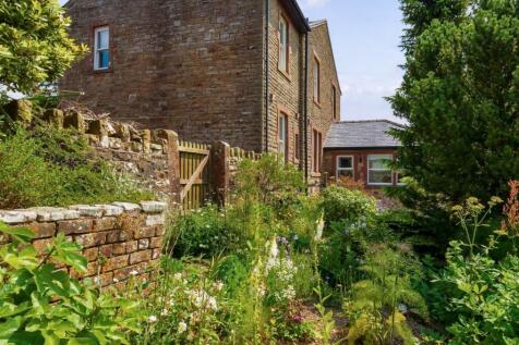 SIDE GARDEN