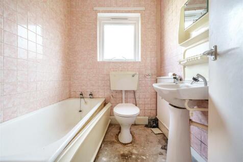 DOWNSTAIRS BATHROOM