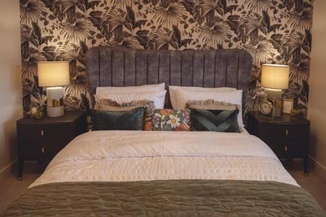 BEDROOM 2