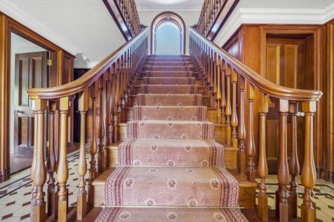STAIRCASE &amp; LANDING