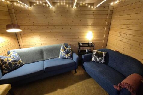 SUMMERHOUSE
