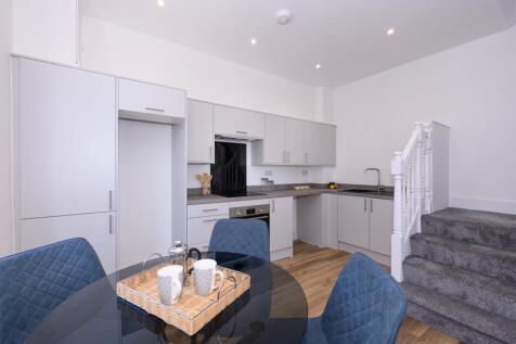 KITCHEN/DINER AREA