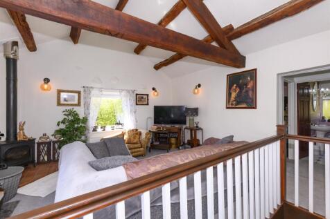 FIRST FLOOR LOUNGE