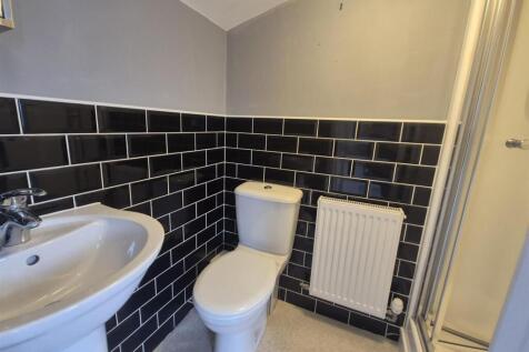 EN SUITE SHOWER ROOM