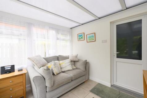 SUMMERHOUSE