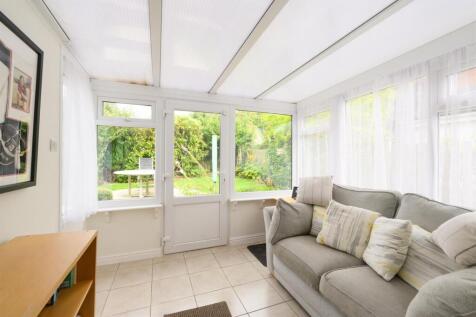 SUMMERHOUSE