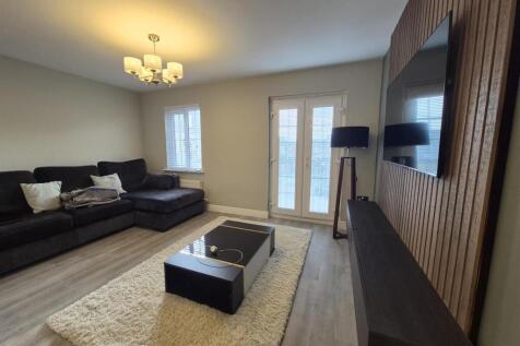 L-SHAPED LOUNGE