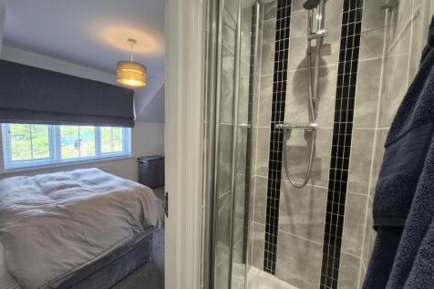 EN- SUITE