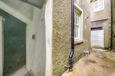 EXTERNALLY - COURTYARD
